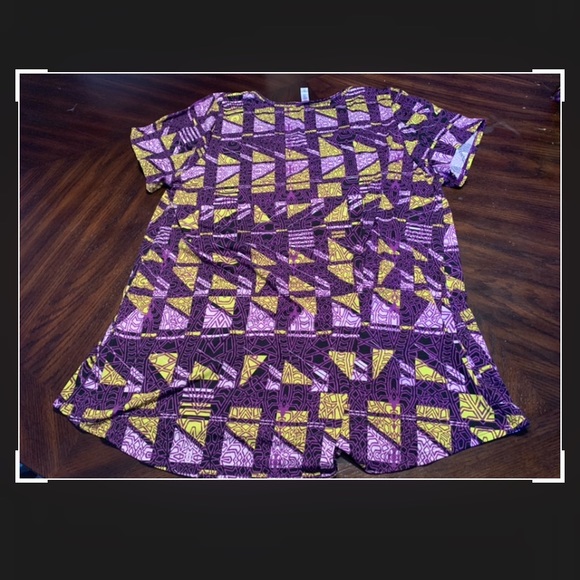 Lularoe Classic T Shirt Womens 3XL Purple Yellow Geometric Short Sleeve - Picture 2 of 6